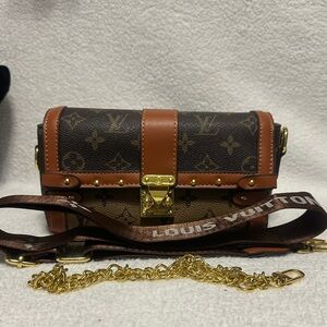 Fashion Crossbody Bag in Brown and Gold